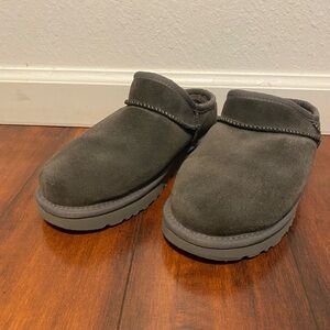 UGG Women's Charcoal Suede Slip On